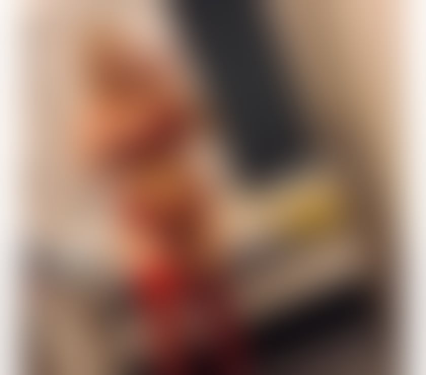 Escorts Buckinghamshire Milton Keynes - Photos for Crina blonde girl new o.w.o kissing available one week