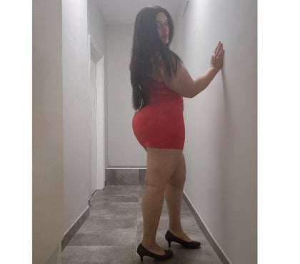Trans Islington North London - Photos for TRANSGENDER LAURA CURVY BODY BIG ASS AVAILABLE NOW