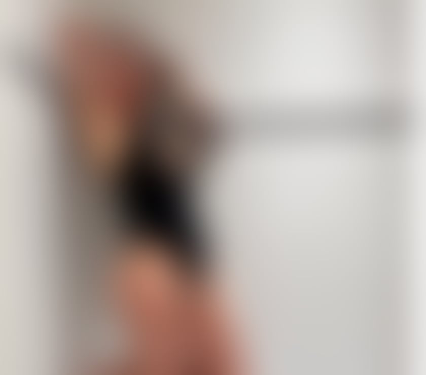 Relaxing and Revitalising Massage by English Sadie!