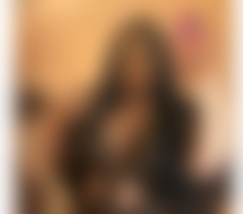 TRANS AMELIA FAT ASS THICK SHEMALE 🍑