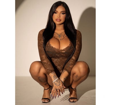 Escorts and Massages Slough Town Centre Slough - Photos for 🍑 BIG BOTTOM BRAZILIAN TAINÁ 🇧🇷