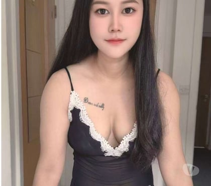 images_alt_text Sexy girl coming07351252667