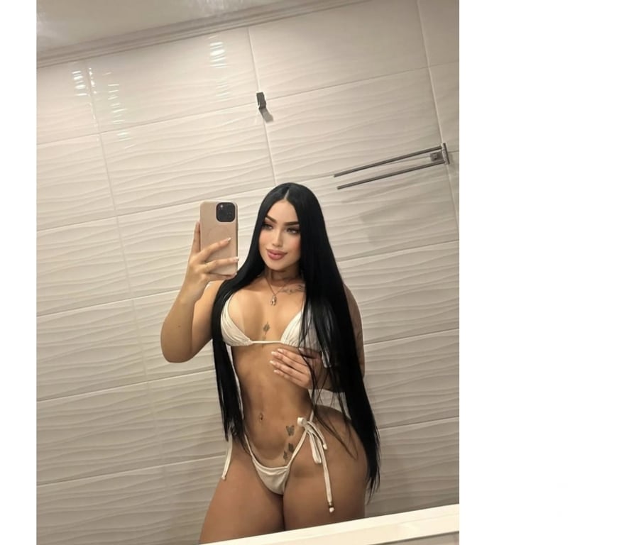 Escorts East London Canary Wharf - DLR Station - East London - Photos for Bety Outcall party 🥵