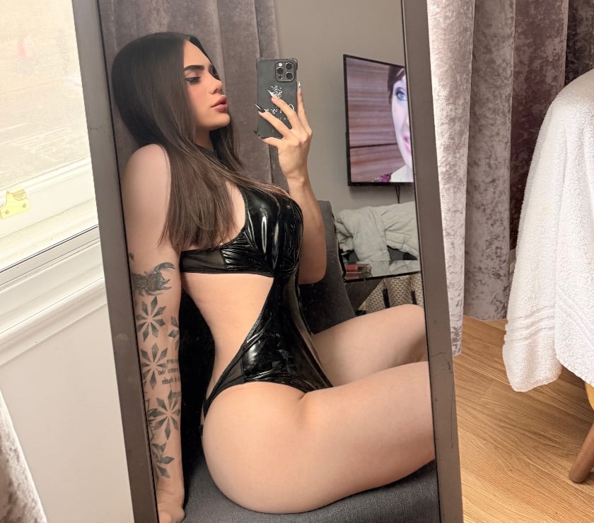 Trans Escorts West Midlands Birmingham - Photos for Sexy Trans Larissa Brazilian in Town 🔥