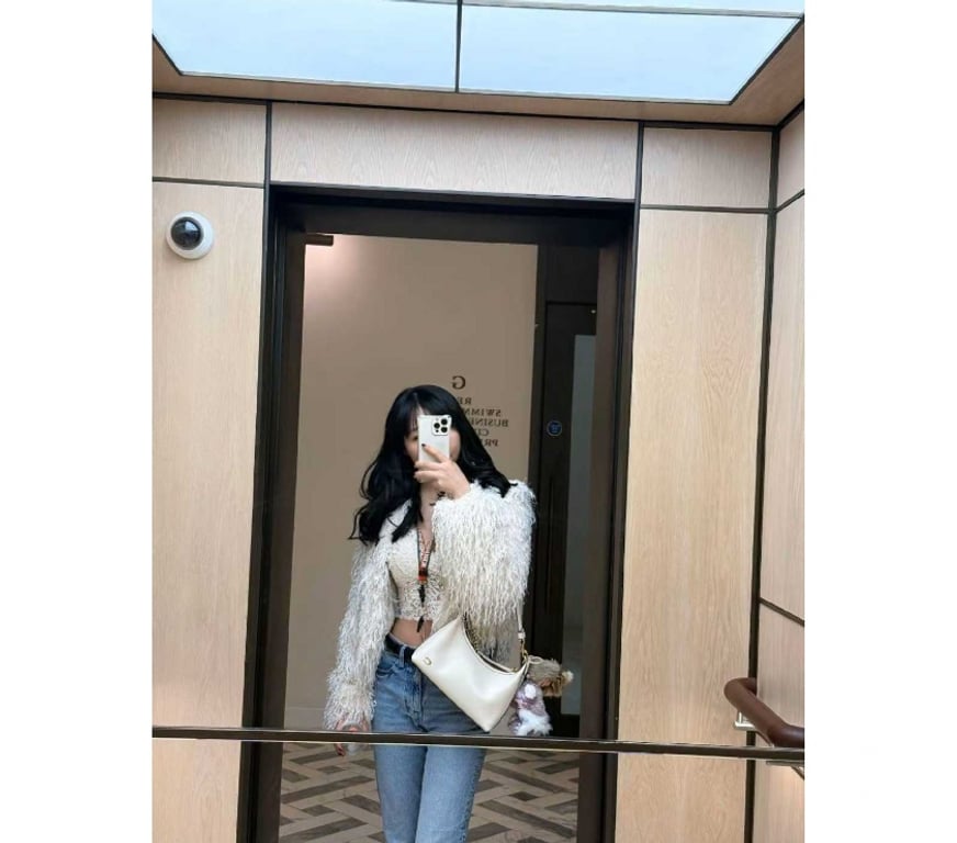 Escorts South East London Bromley - Photos for Petts Wood First Class Busty Asian Escort