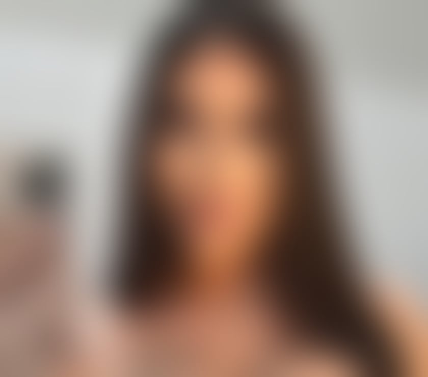 Photos for ✨ Lizz 🥂 PARTY GIRL 🫦 NEW