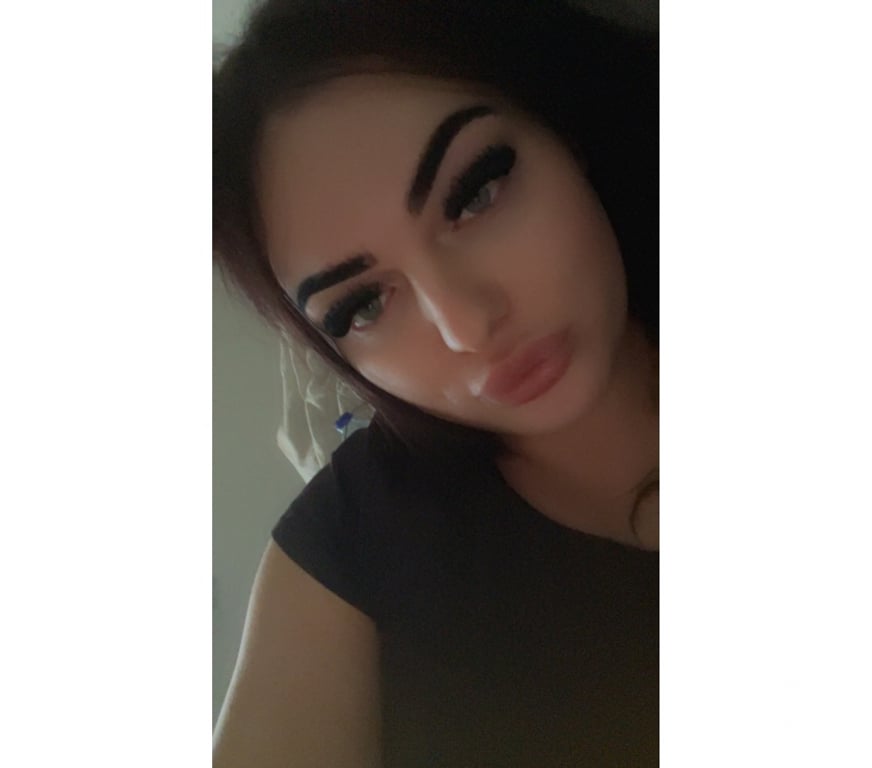 Trans Escorts Ealing Perivale - Ealing - Photos for 7inch Curvy Irish Ts available in Perivale Ealing