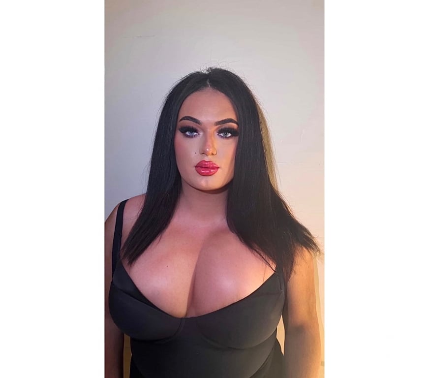 Trans Escorts Ealing Perivale - Ealing - Photos for 7inch Curvy Irish Ts available in Perivale Ealing