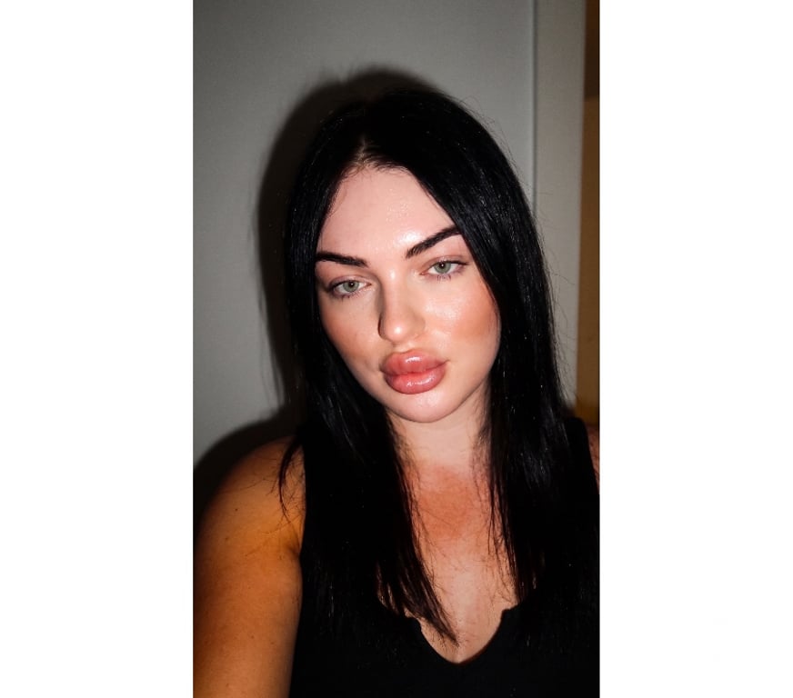 Trans Escorts Ealing Perivale - Ealing - Photos for 7inch Curvy Irish Ts available in Perivale Ealing