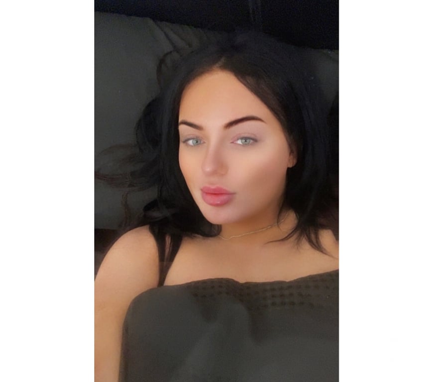 Trans Escorts Ealing Perivale - Ealing - Photos for 7inch curvy Irish Ts in Perivale Ealing