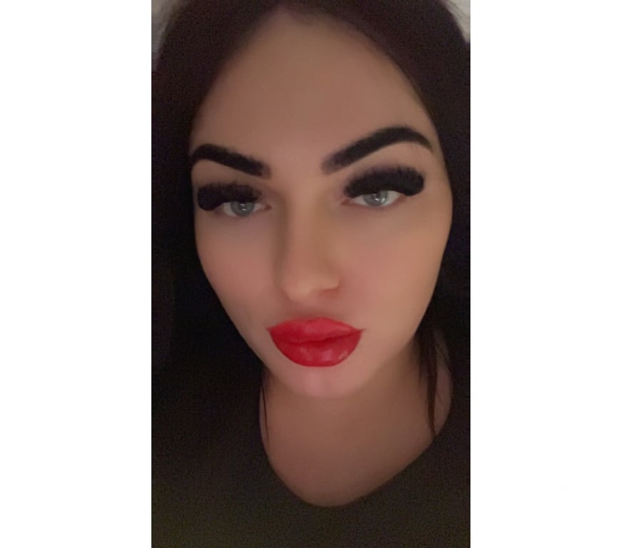 Trans Escorts Ealing Perivale - Ealing - Photos for 7inch Curvy Irish Ts available in Perivale Ealing
