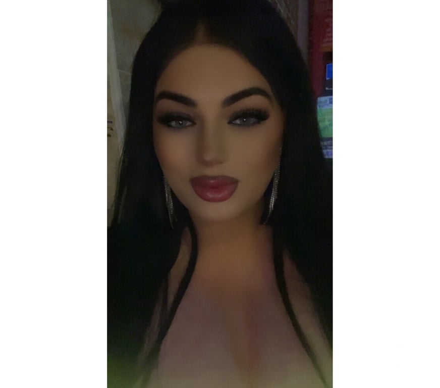 Trans Escorts Ealing Perivale - Ealing - Photos for 7inch curvy Irish trans girl in Perivale