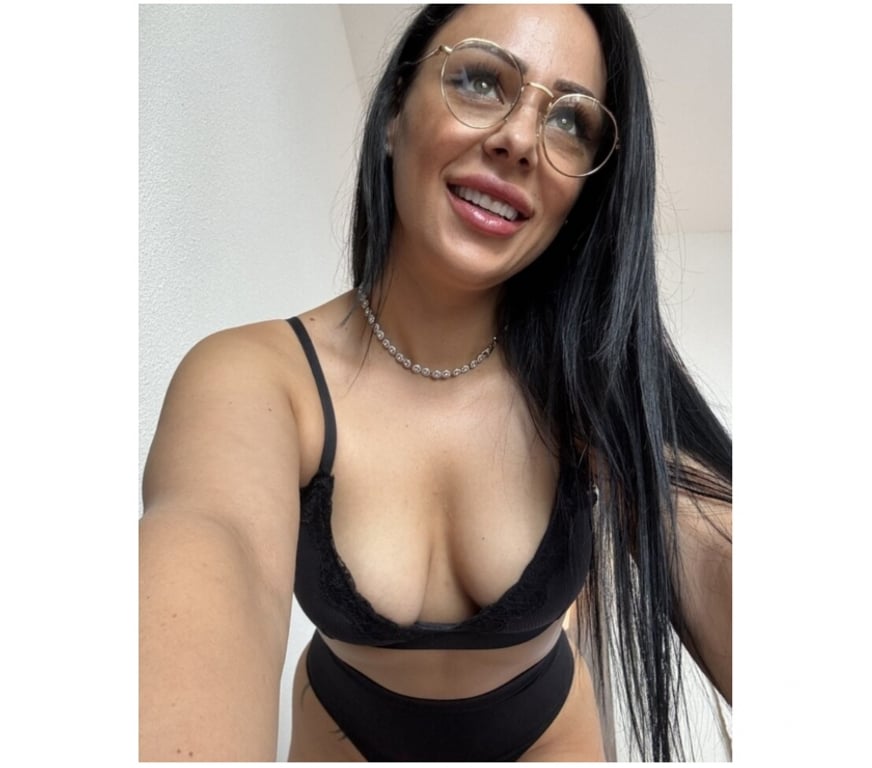 Escorts North Lanarkshire Motherwell - North Lanarkshire - Photos for AMY SEXY& NAUGHTY GIRL🔥 HOT ASS 🍑GFE- PARTY -GENUINE