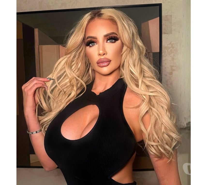 Escorts Lancashire Wyre - Photos for super Busty and sexy girl🥰only outcall😍