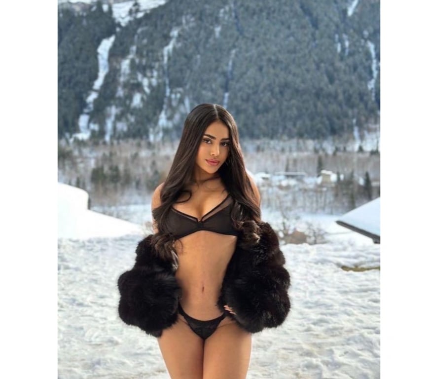 Escorts East London Canary Wharf Station - East London - Photos for BRAZILIAN BRUNETTE PARTY GIRL HANNAH