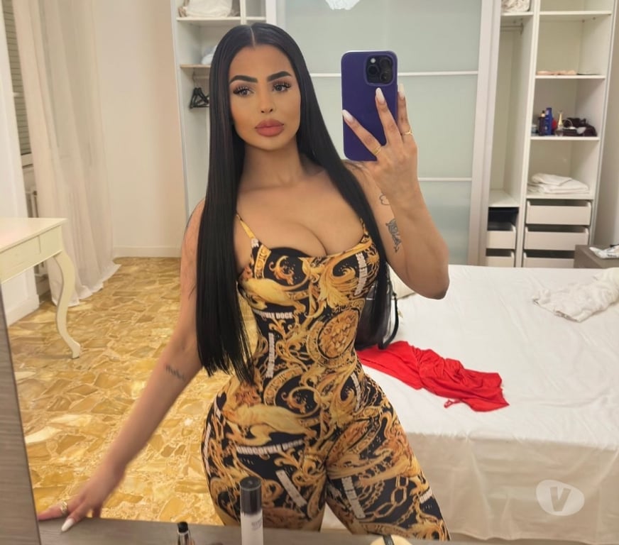 Escorts East London Gants Hill Station - East London - Photos for BRAZILIAN BRUNETTE PARTY GIRL SCARLETT