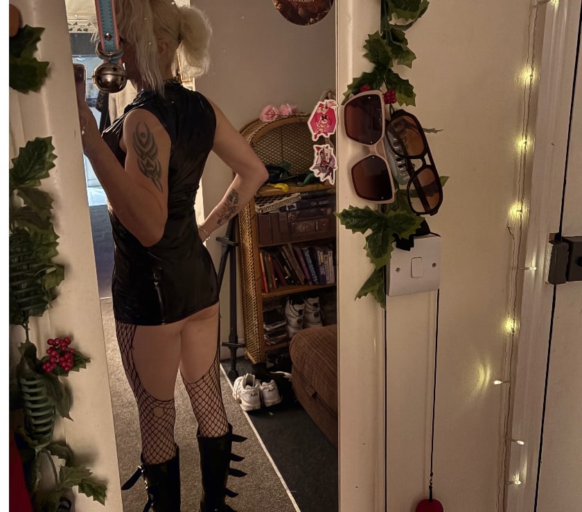 Trans Escorts Gloucestershire Gloucester - Photos for Val Valentine, British escort