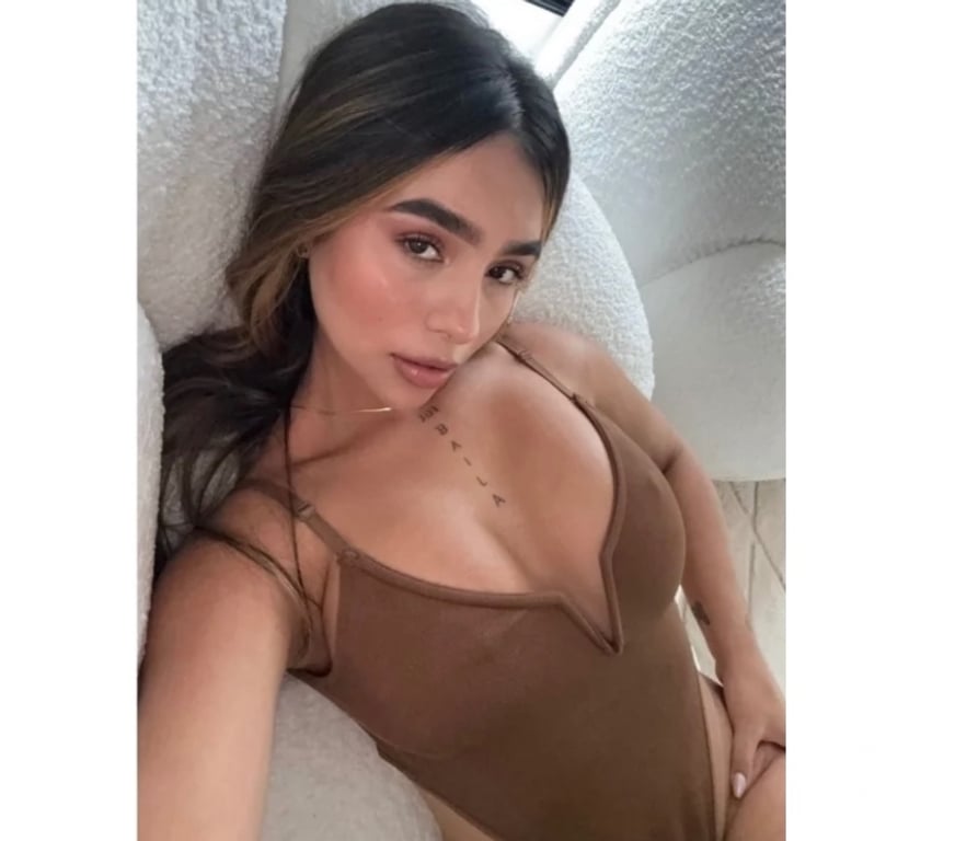 Escorts Essex Harlow - Photos for Playful Party Girl 🇧🇷 💦 In Town Briefly!