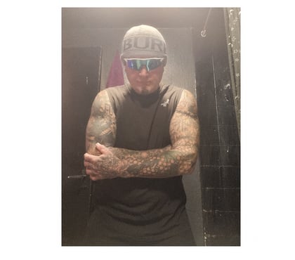 adult personals Baildon Bradford - Photos for 40 year old MALE seeking FEMALE FRIENDS WITH BENEFITS