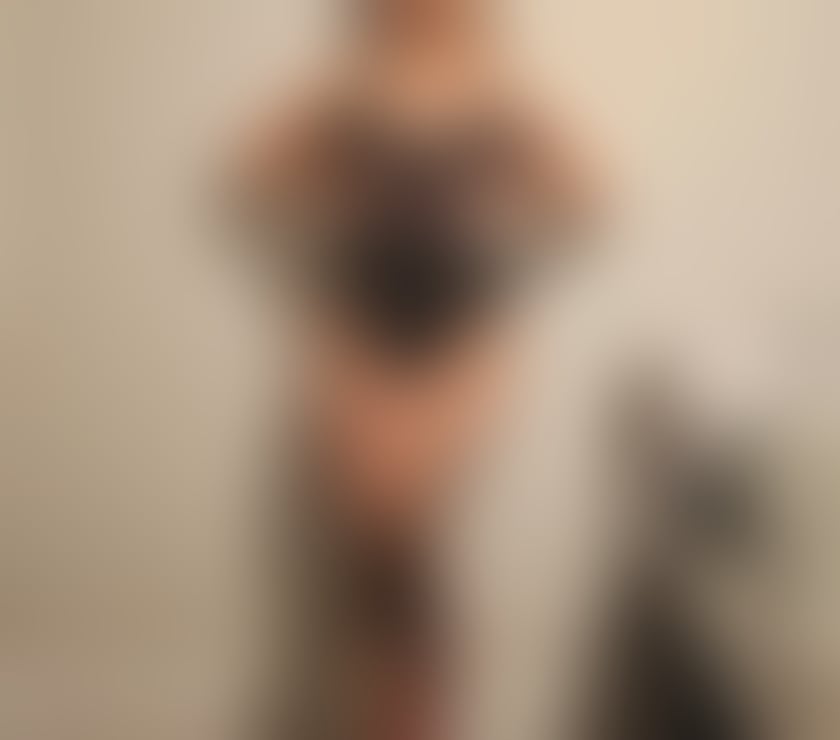 Escorts West Yorkshire Leeds - Photos for Now in Leeds whatsapp confirmation! Webcam show!