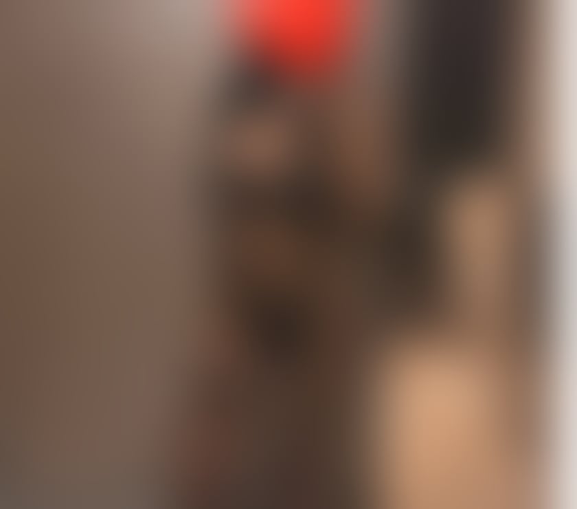 Laura available now Incall and outcall