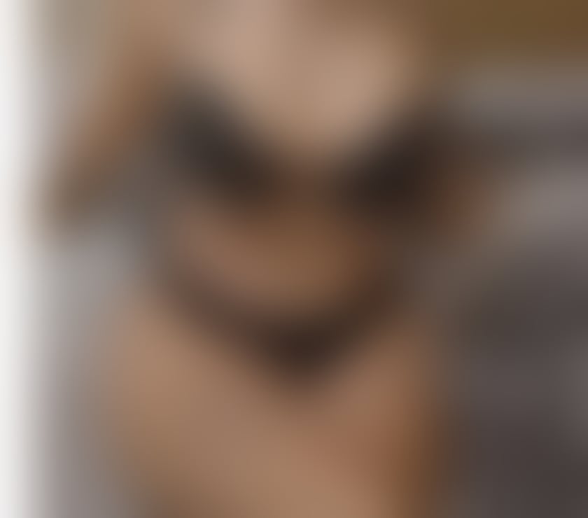 Photos for Laura available now pics real