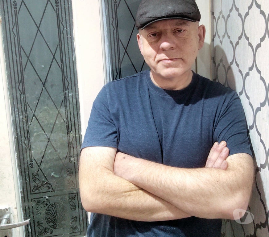 Local Swingers Nottinghamshire Newark and Sherwood - Photos for Local man offers friendly free cleaning service for women