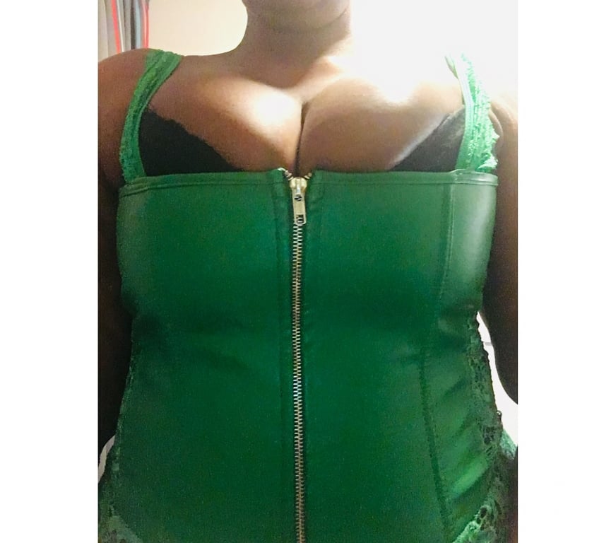 Escorts West London Hanger Lane Station - West London - Photos for Tall & Big Ebony BBW offers OWO CIM WS strapon London NW10