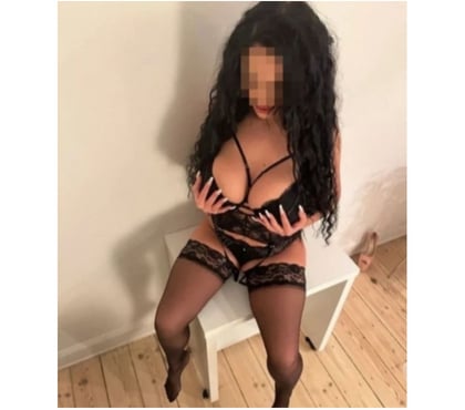 Escorts Oldbury Sandwell - Photos for HELLO I'M NEW GIRLS IN YOUR TOWN BEST SERVICE NO RUSH