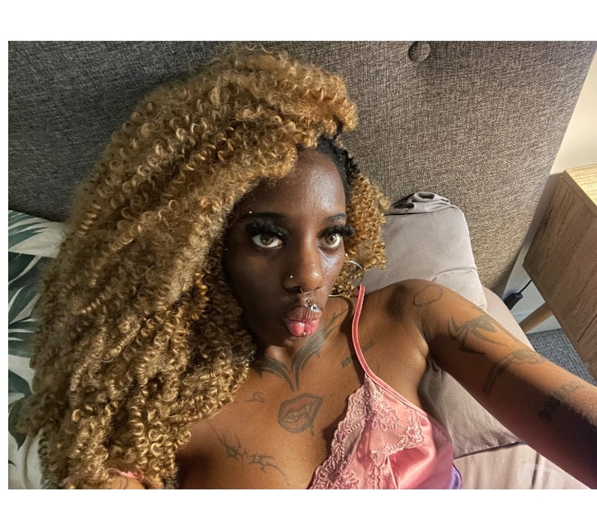 Escorts East London Canary Wharf Station - East London - Photos for Erotic and Exotic Ebony - Syren 👠