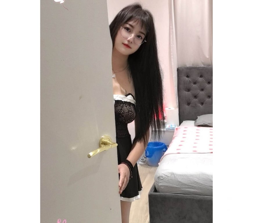 Escorts South East London Bromley - Photos for PETTS WOOD PREMIUM - Sexy Young Asian Escort