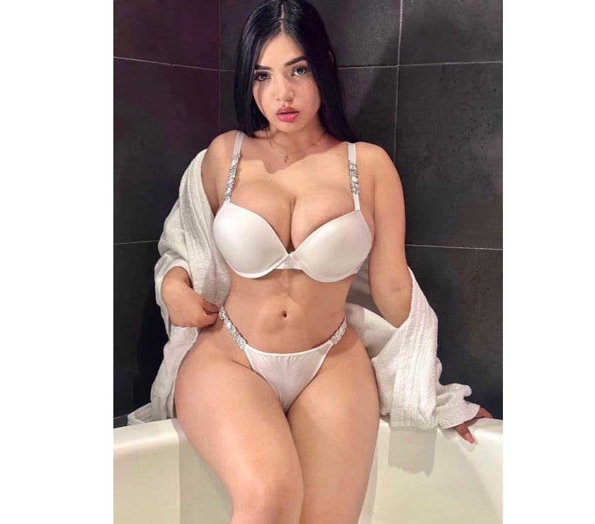 Escorts Sutton Town Centre Sutton - Photos for MIA NEW SUTTON 🍸💃 PARTYGIRL🍾