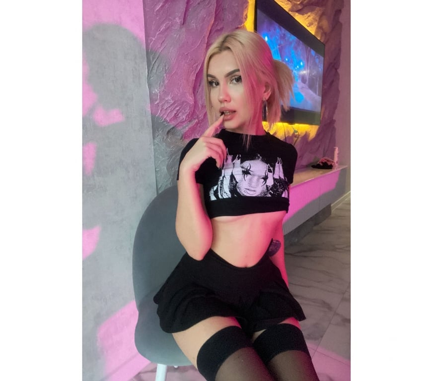 Escorts Greater Manchester Wigan - Photos for Ariana new in town,contact me