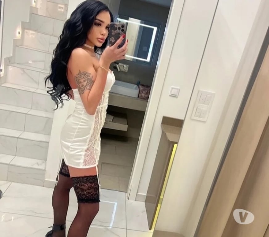 Escorts Surrey Elmbridge - Photos for BUSTY BRUNETTE-PARTY LADY