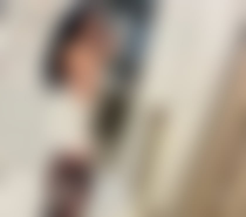 Escorts Yeovil Somerset - Photos for BUSTY BRUNETTE-PARTY LADY