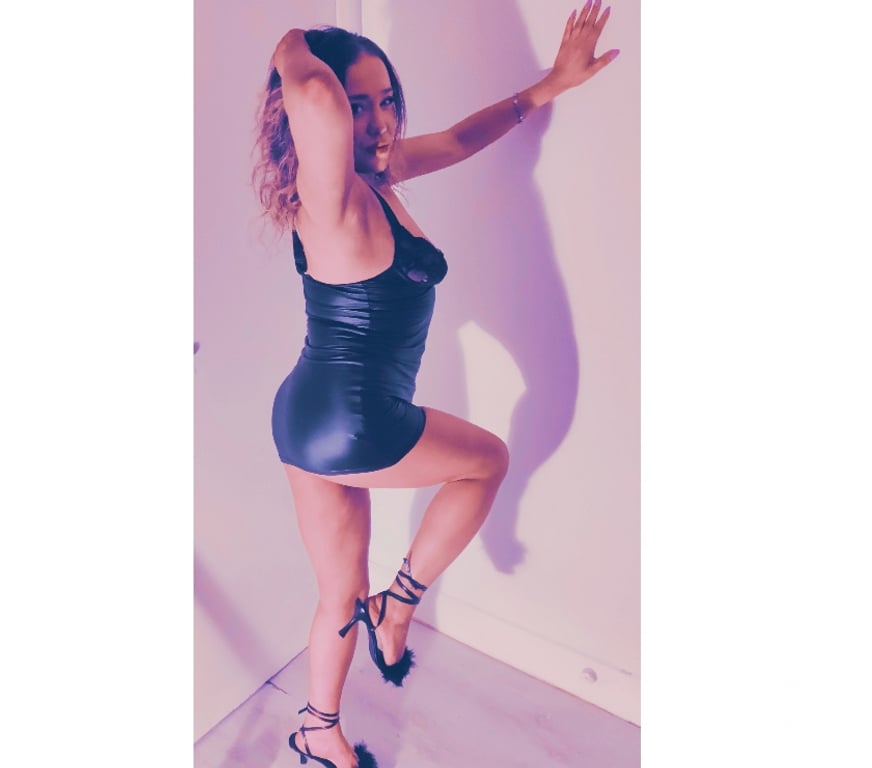 Escorts South West London Kensington - South West London - Photos for Ex glamour model Maria rosé