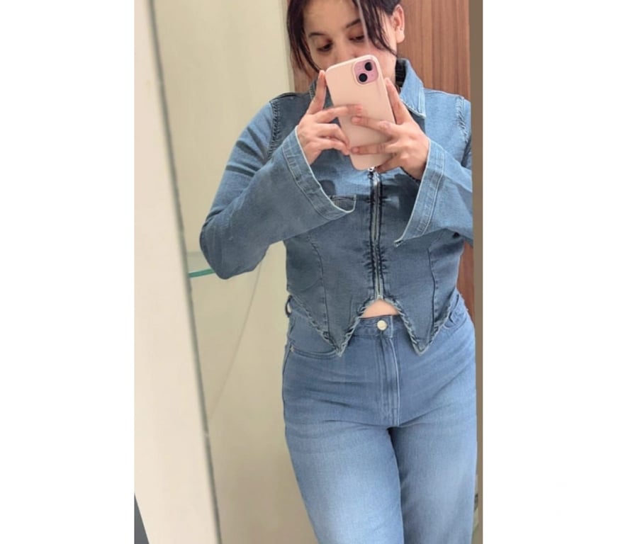 Escorts Peterborough Peterborough City Centre - Peterborough - Photos for Friendly indian girl for social outing - Peterborough