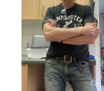 hi.im seeking fun times with young slim guys :)