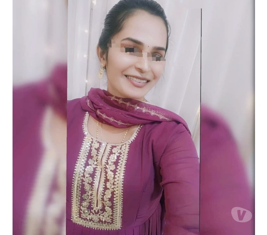 Escorts Brent Wembley - Brent - Photos for South indian Varshini New To Town Centre