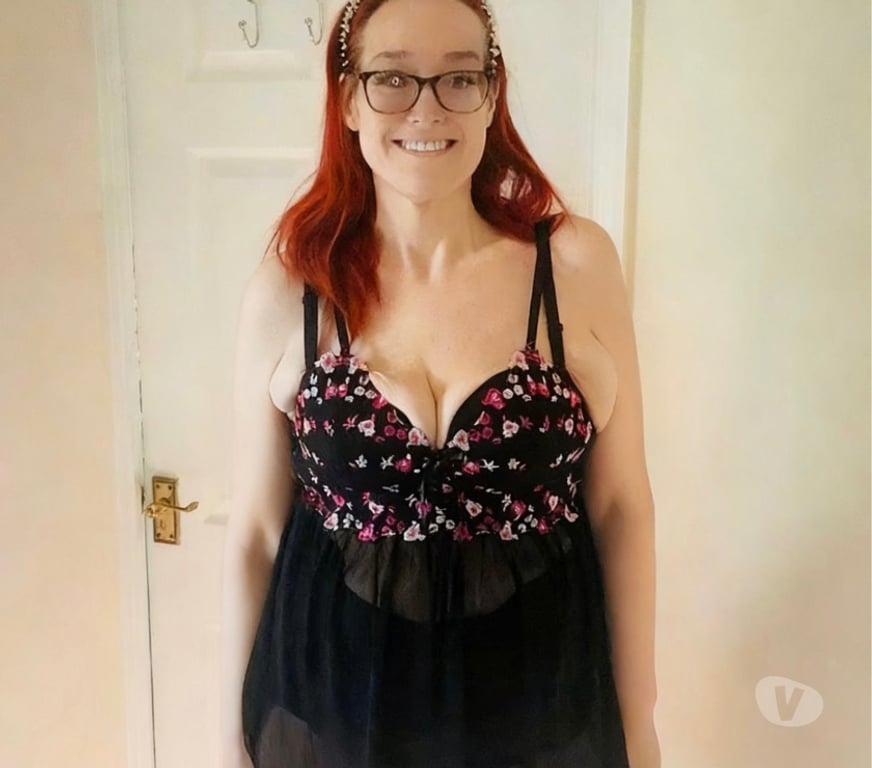 Escorts Essex Basildon - Photos for English Curvy Escort Available for Incalls in Basildon