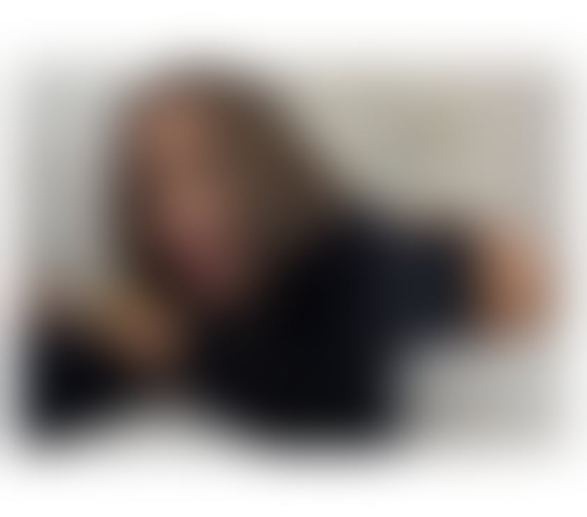 Lili- new in town- hot brunette