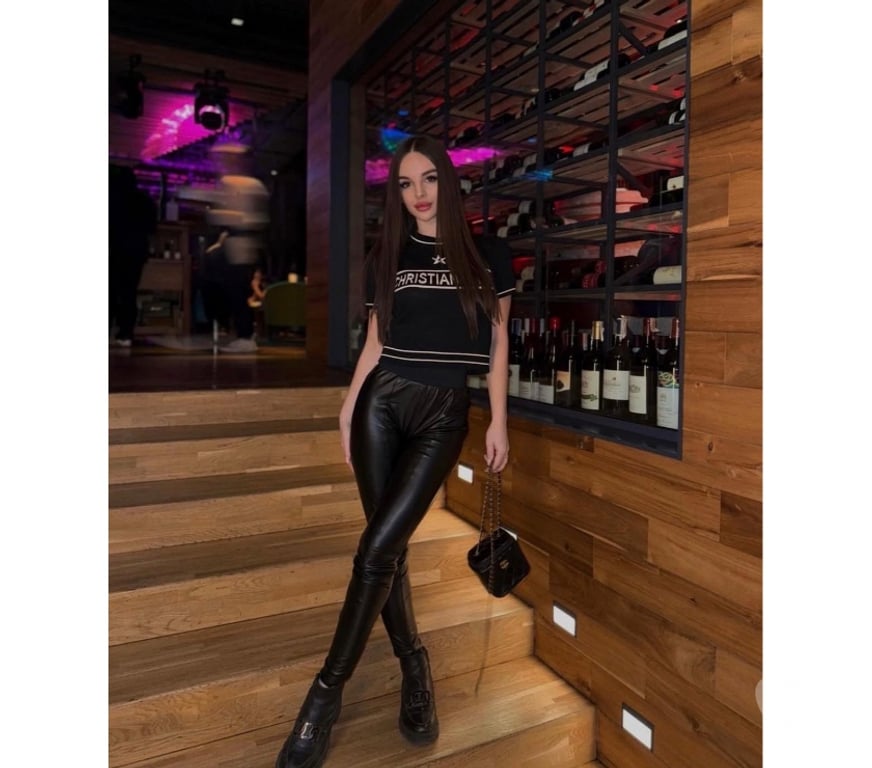 Escorts West Sussex Crawley - Photos for 🩷hi I'm new in town Lisa 🩷party girl only outcall