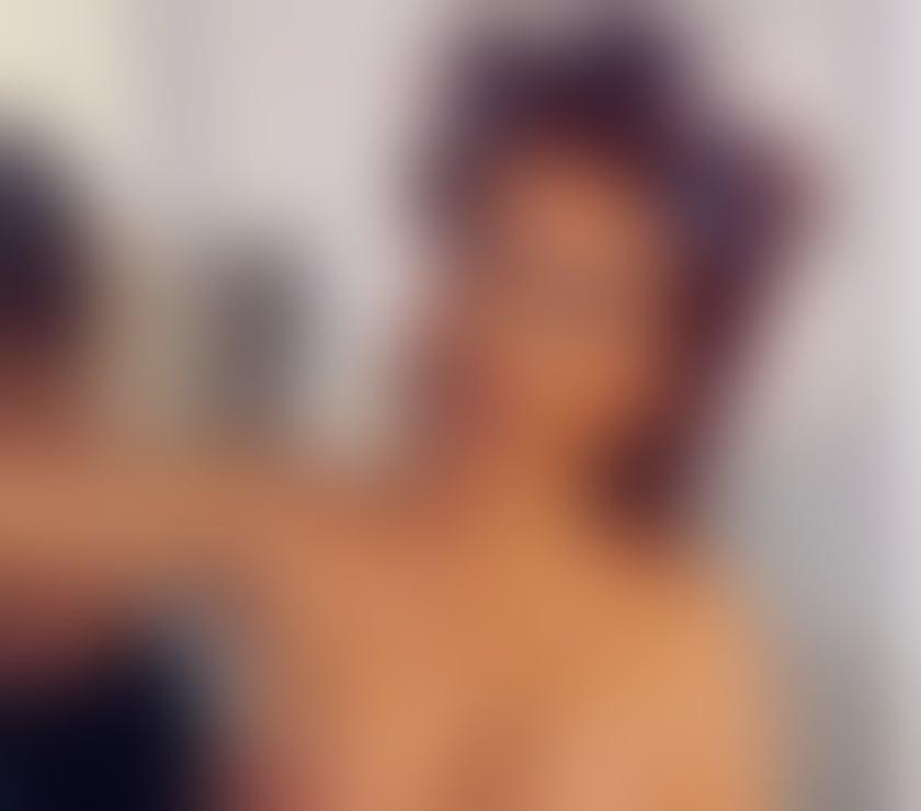 Escorts Ealing Perivale - Ealing - Photos for Sassy curvy redhead party girl