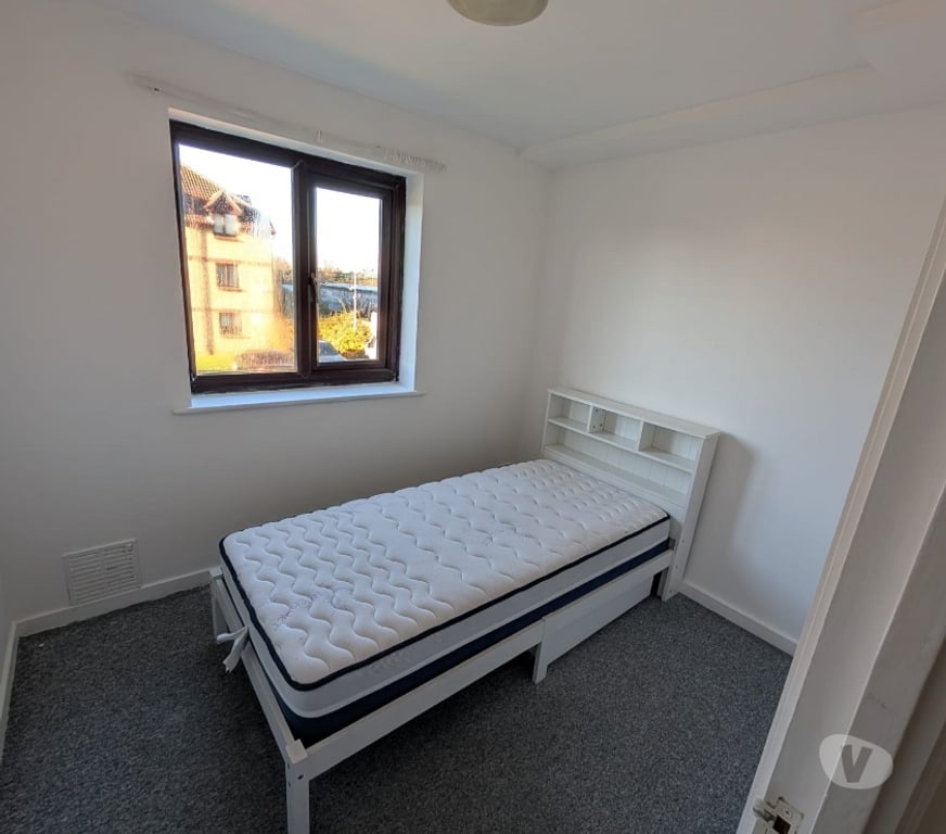 Property to Rent Barking and Dagenham Dagenham - Barking and Dagenham - Photos for Barking & Dagenham RM8 - 2 bed flat unfurnished - £1900 pm