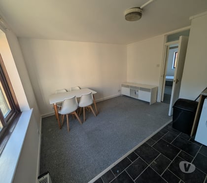 Property to Rent Dagenham Barking and Dagenham - Photos for Barking & Dagenham RM8 - 2 bed flat unfurnished - £1900 pm