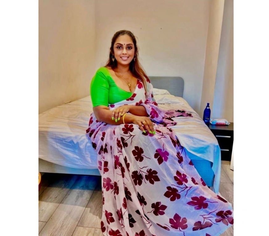 Escorts East London East Ham Station - East London - Photos for MEENA SOUTH INDIAN TAMIL NADU GIRL