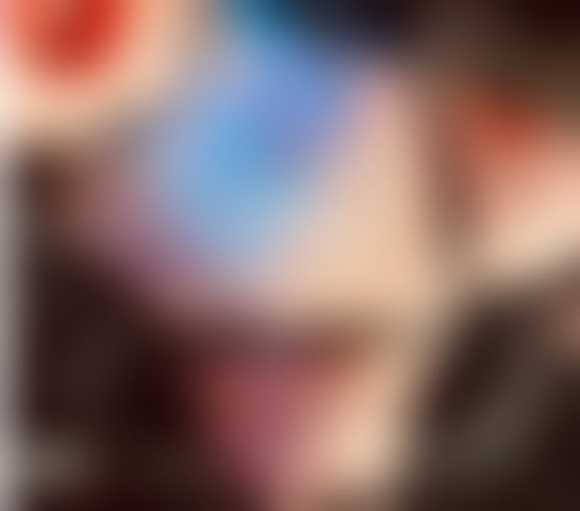 Meet Amalia. Kink 😈🥂