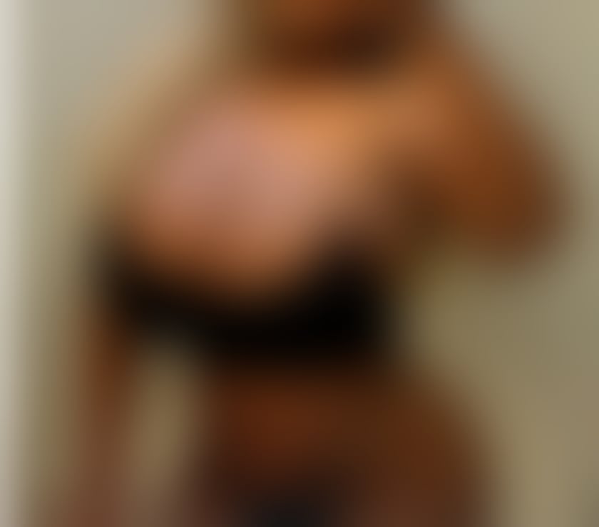 Escorts Romford Havering - Photos for PARTY EBONY AFRICAN CURVY CHOCOLATE