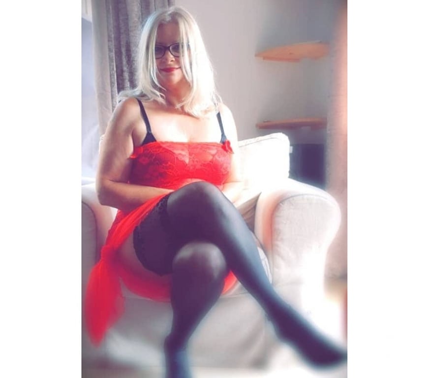 Escorts Surrey Woking - Photos for 💗Milf Lara xx 💗