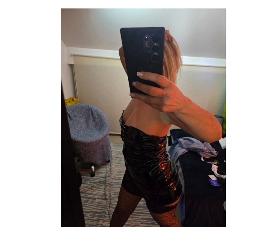 Escorts South East London Bromley - Photos for Sensual massage and strap-on